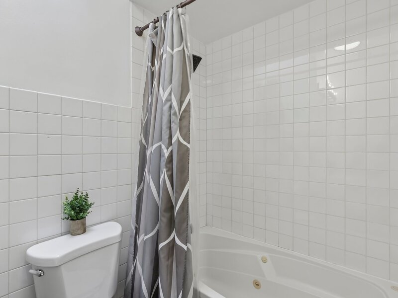 2202 N Clybourn Avenue Chicago IL 60614