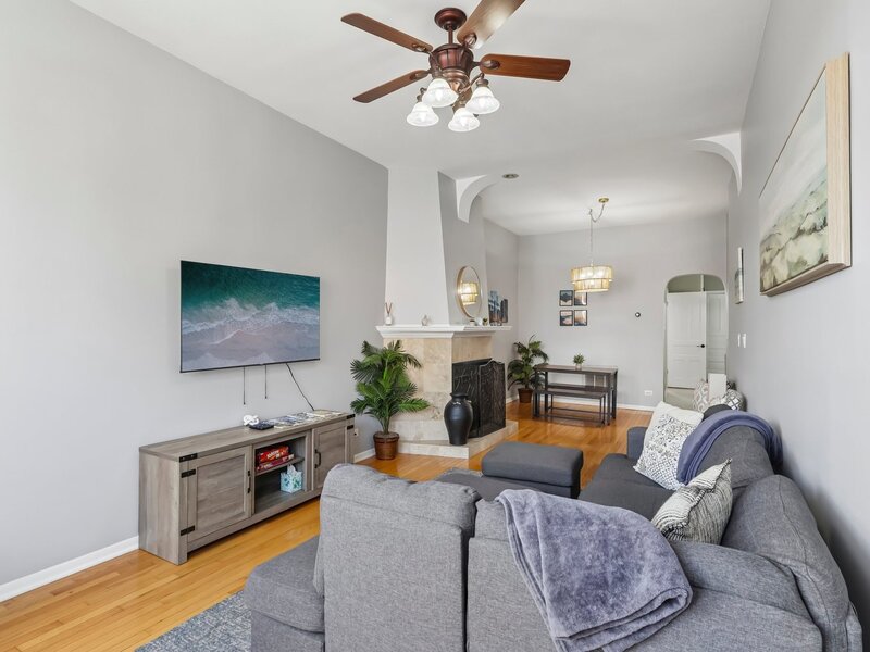 2202 N Clybourn Avenue Chicago IL 60614