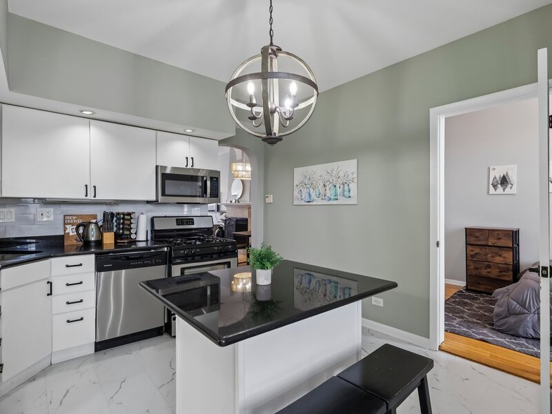 2202 N Clybourn Avenue Chicago IL 60614