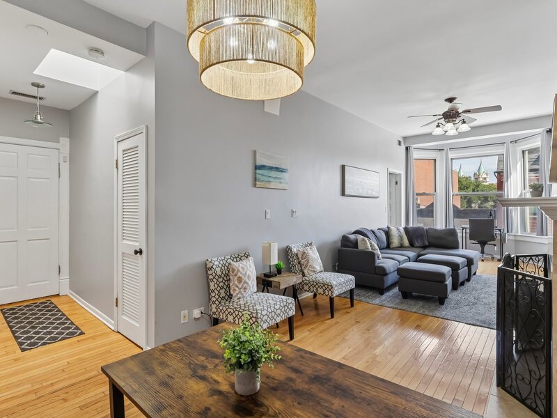 2202 N Clybourn Avenue Chicago IL 60614