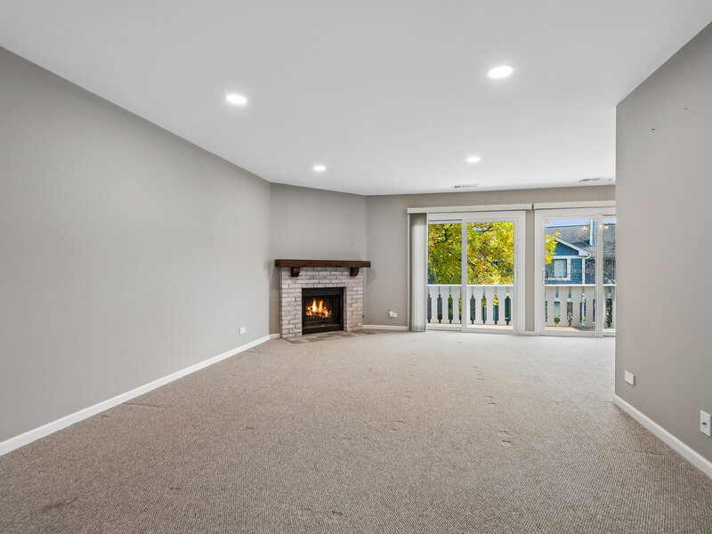 549 Williamsburg Court Wheeling IL 60090