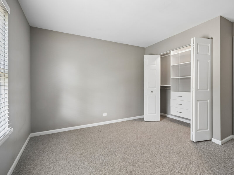 549 Williamsburg Court Wheeling IL 60090