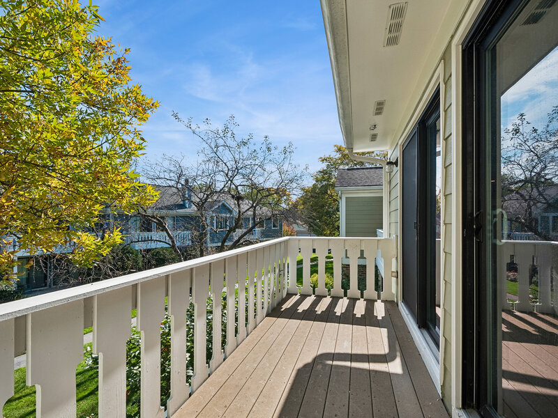 549 Williamsburg Court Wheeling IL 60090