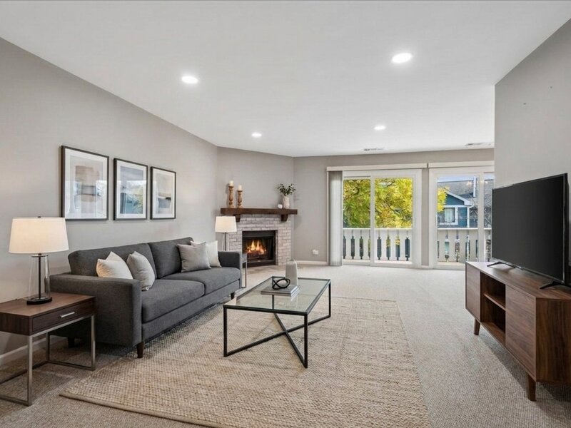 549 Williamsburg Court Wheeling IL 60090