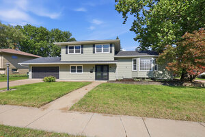 Photo of 2438 E Columbia Avenue Davenport IA 52803