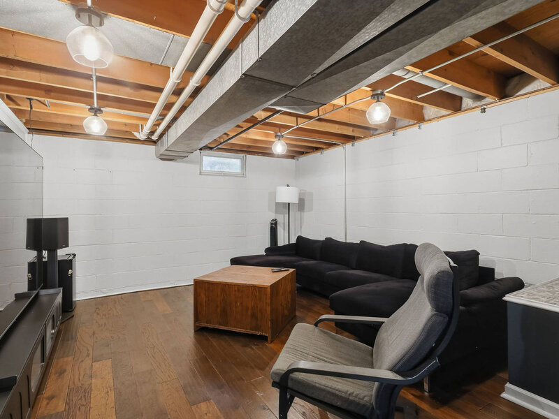 2438 E Columbia Avenue Davenport IA 52803