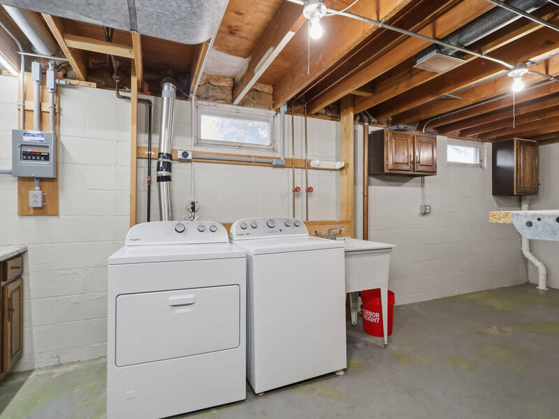 2438 E Columbia Avenue Davenport IA 52803