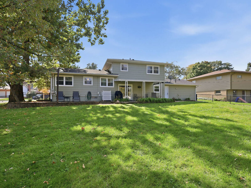 2438 E Columbia Avenue Davenport IA 52803
