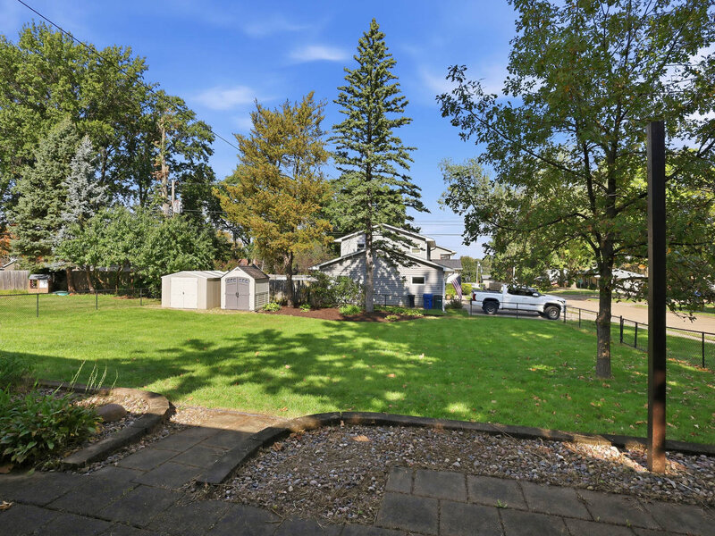 2438 E Columbia Avenue Davenport IA 52803