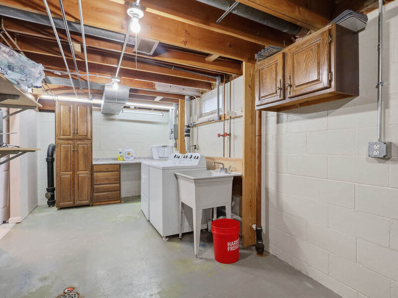 2438 E Columbia Avenue Davenport IA 52803