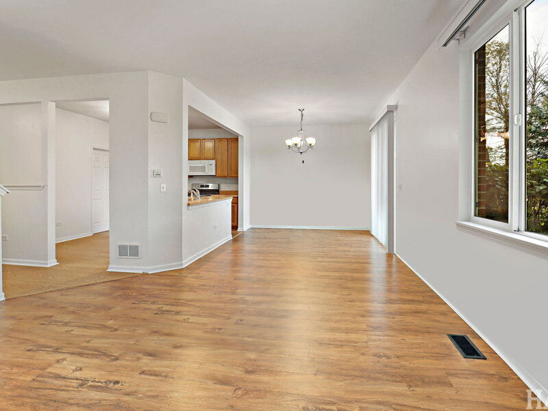 1041 Carrick Road Mchenry IL 60050
