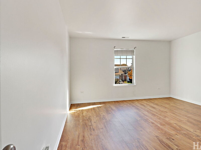 1041 Carrick Road Mchenry IL 60050