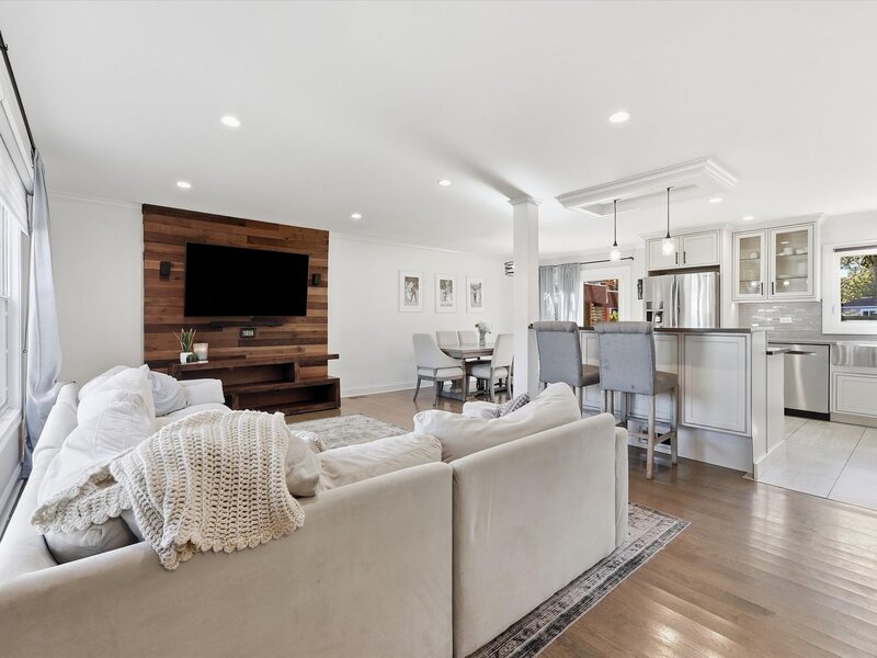748 Milbeck Court Elk Grove Village IL 60007