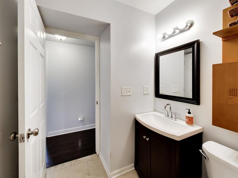 1340 W Greenleaf Avenue Chicago IL 60626