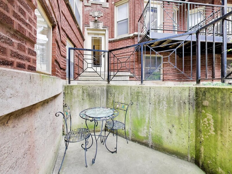 1340 W Greenleaf Avenue Chicago IL 60626