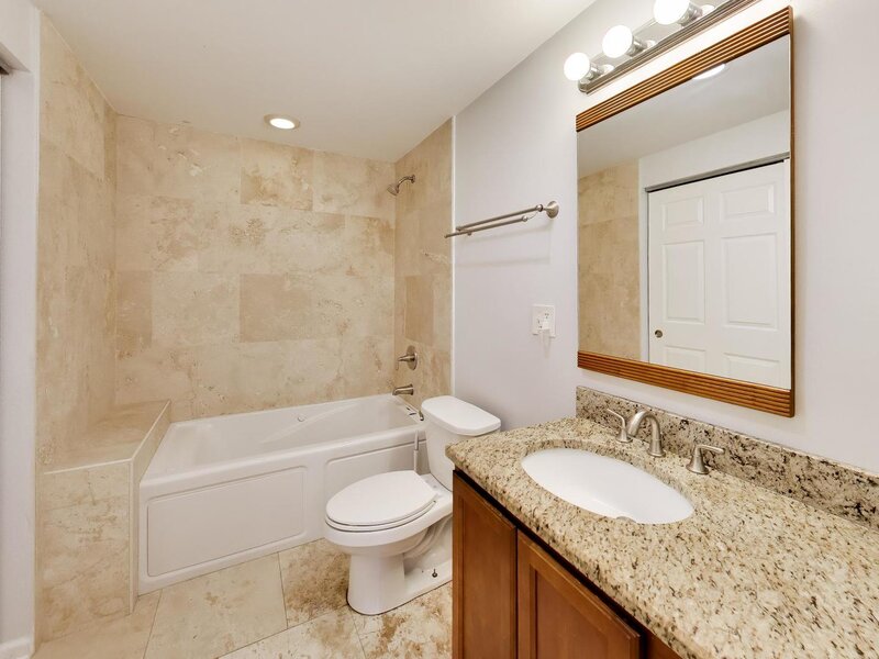 1340 W Greenleaf Avenue Chicago IL 60626