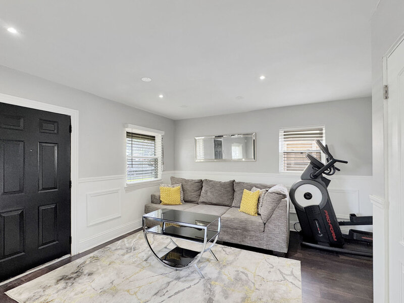 10644 S Peoria Street Chicago IL 60643