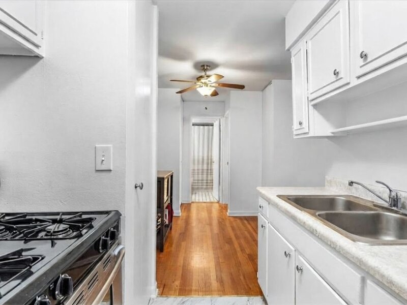 2629 N Hampden Court Chicago IL 60614