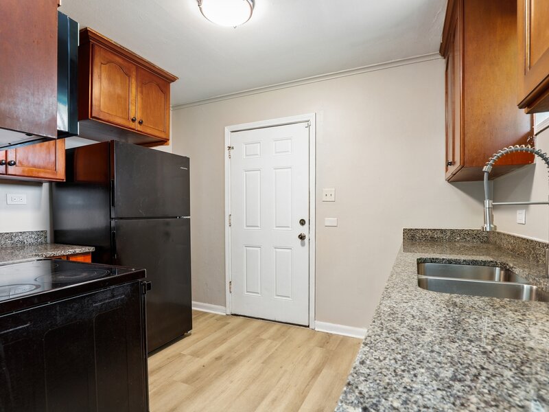 16432 Sawyer Avenue Markham IL 60428