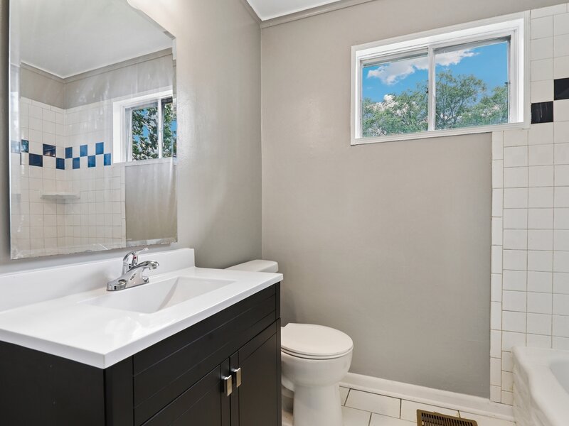 16432 Sawyer Avenue Markham IL 60428