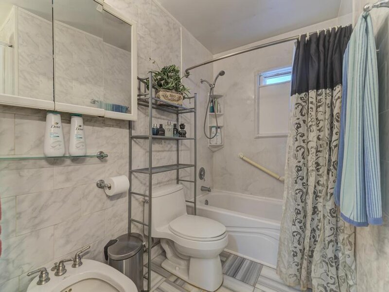 258 Cunningham Lane Bloomingdale IL 60108