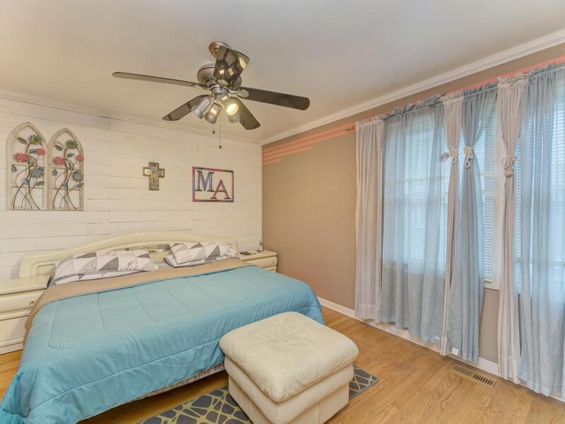 258 Cunningham Lane Bloomingdale IL 60108