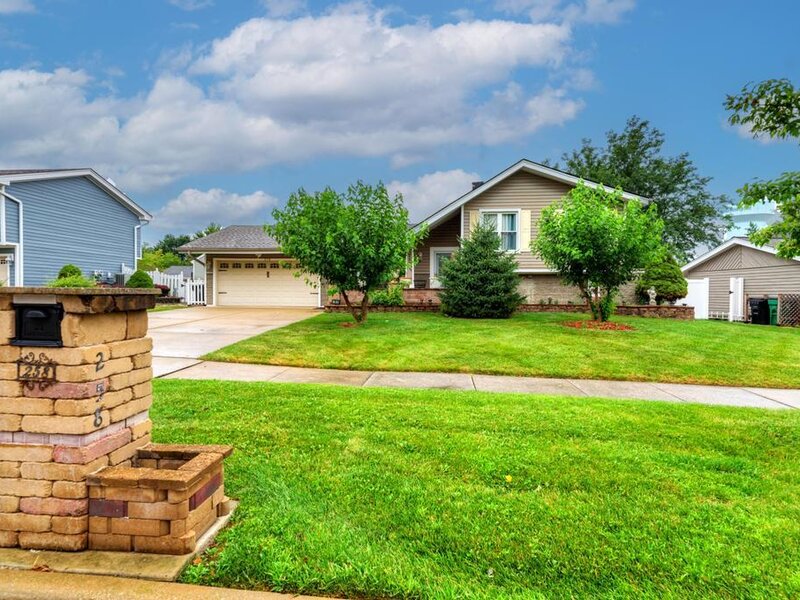 258 Cunningham Lane Bloomingdale IL 60108