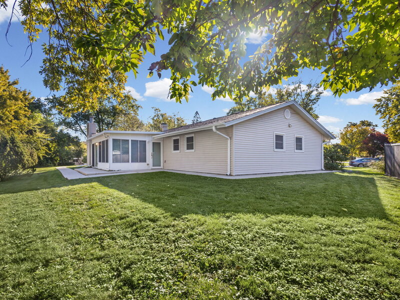 6819 Kincaid Court Woodridge IL 60517