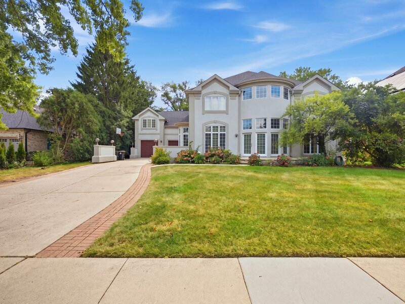 351 Willowood Lane Willowbrook IL 60527