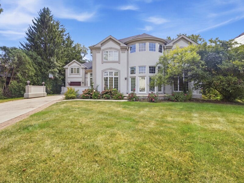 351 Willowood Lane Willowbrook IL 60527