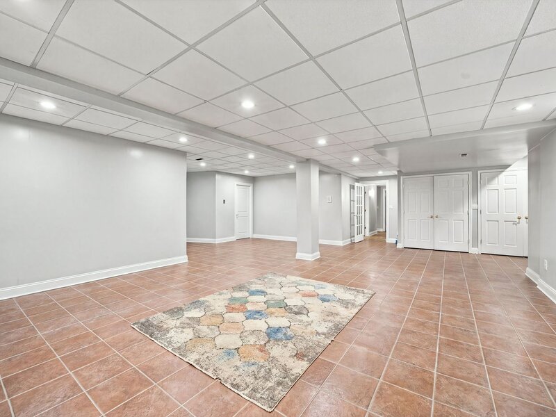 351 Willowood Lane Willowbrook IL 60527