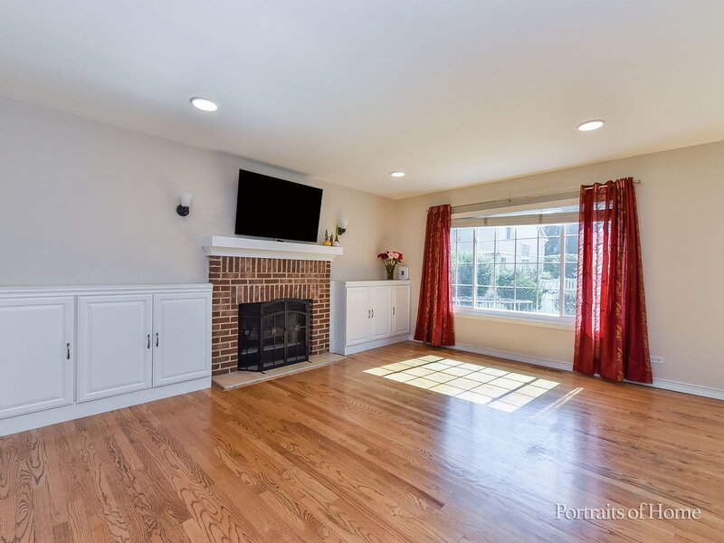 1302 Dunbarton Drive Aurora IL 60502