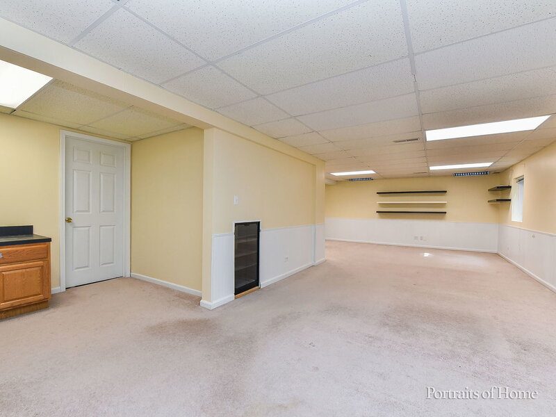 1302 Dunbarton Drive Aurora IL 60502