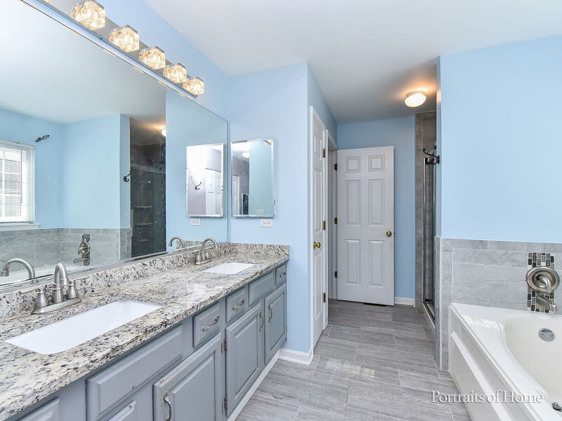 1302 Dunbarton Drive Aurora IL 60502