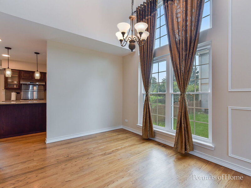 1302 Dunbarton Drive Aurora IL 60502