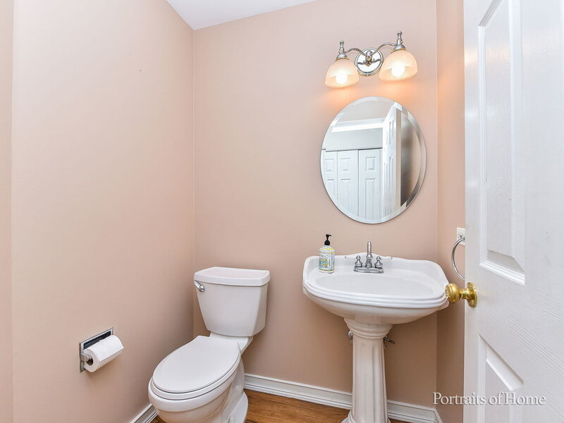 1302 Dunbarton Drive Aurora IL 60502