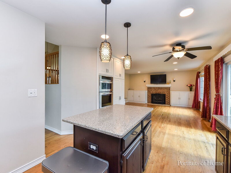 1302 Dunbarton Drive Aurora IL 60502