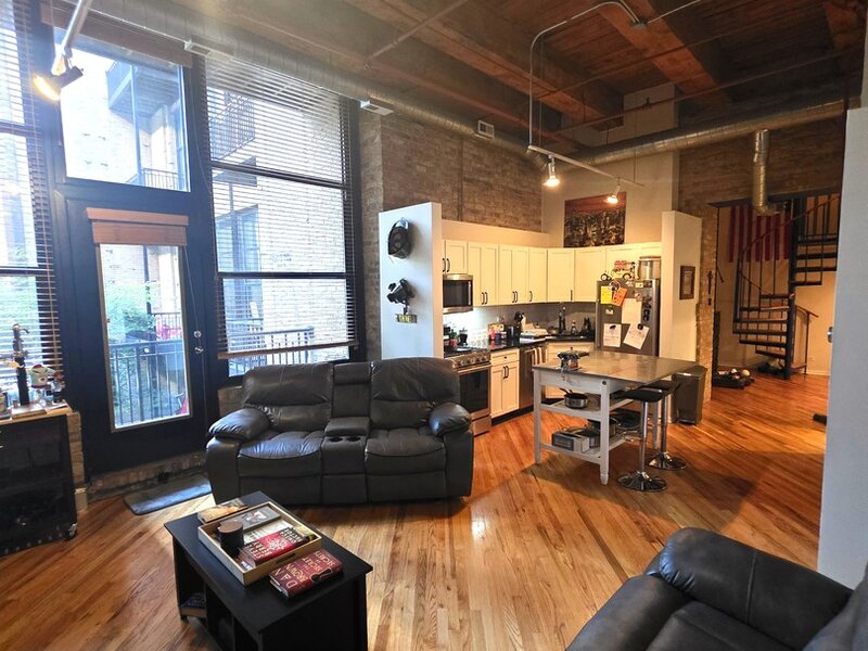 226 N Clinton Street Chicago IL 60661