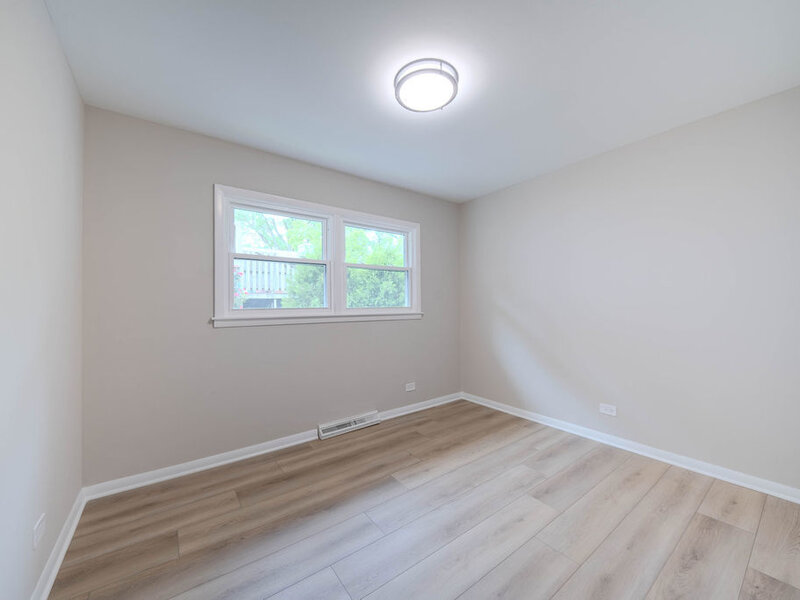26 E Woodland Road Lake Bluff IL 60044
