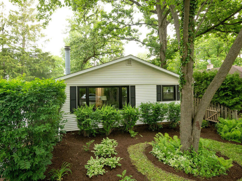 26 E Woodland Road Lake Bluff IL 60044