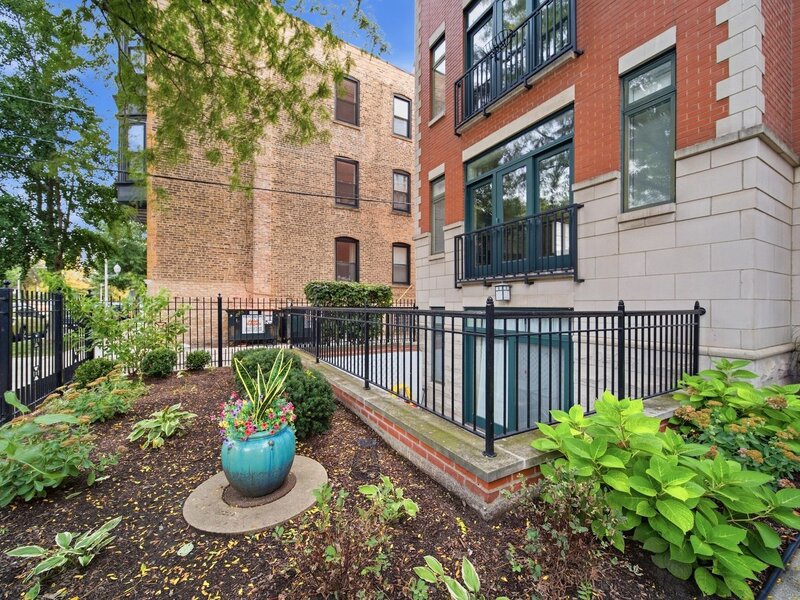 3939 N Greenview Avenue Chicago IL 60613