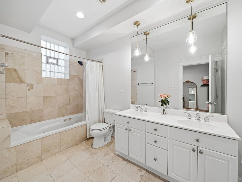 3939 N Greenview Avenue Chicago IL 60613
