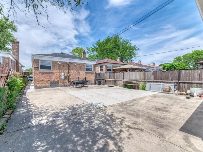 4825 S Keating Avenue Chicago IL 60632