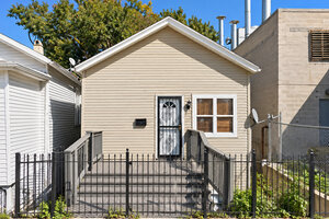Photo of 2317 S Winchester Avenue Chicago IL 60608