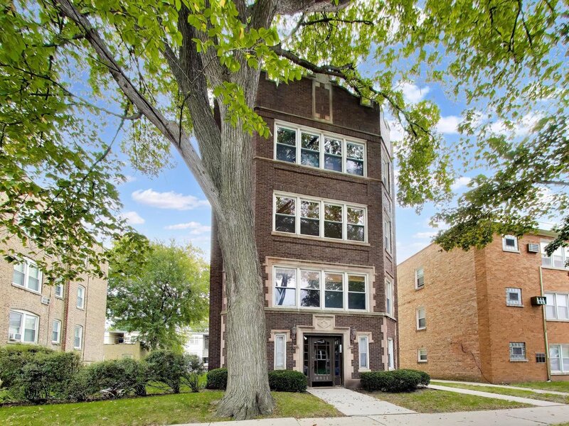 8911 Lamon Avenue Skokie IL 60077