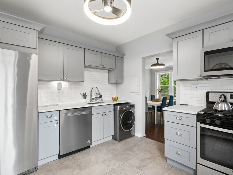 3701 W Cullom Avenue Chicago IL 60618