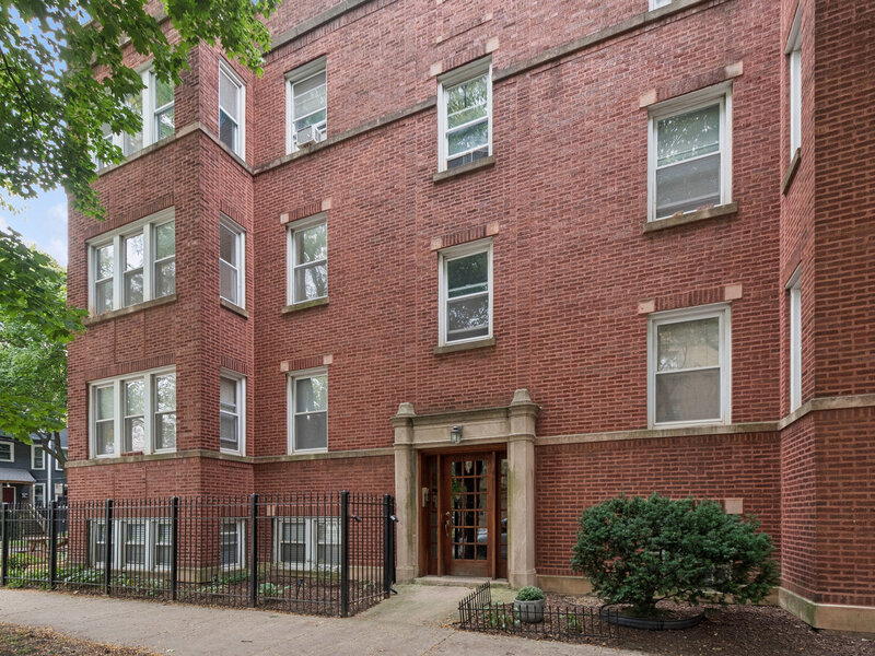 3701 W Cullom Avenue Chicago IL 60618