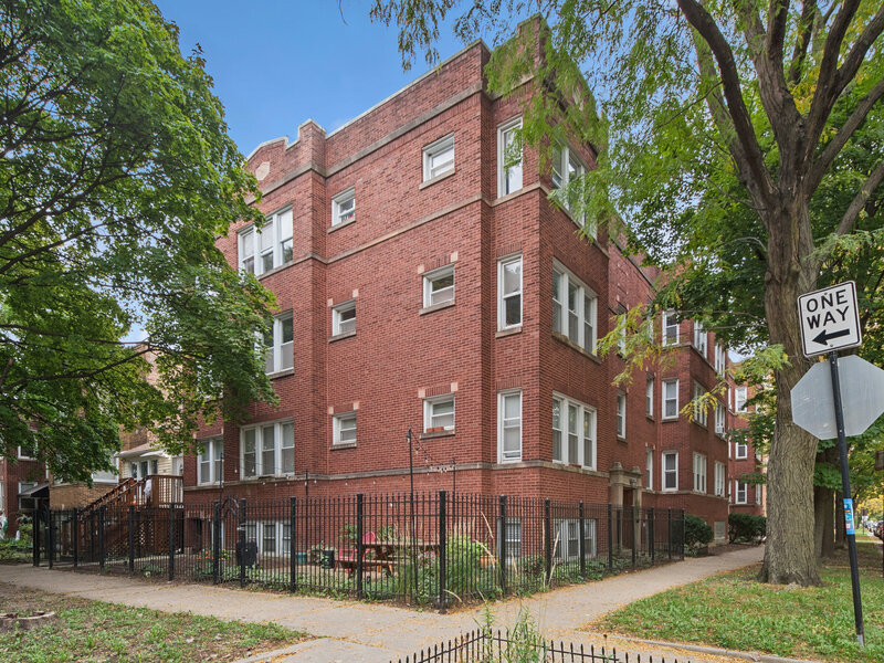 3701 W Cullom Avenue Chicago IL 60618
