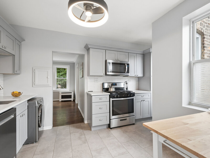 3701 W Cullom Avenue Chicago IL 60618