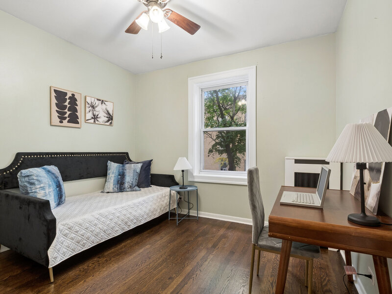 3701 W Cullom Avenue Chicago IL 60618